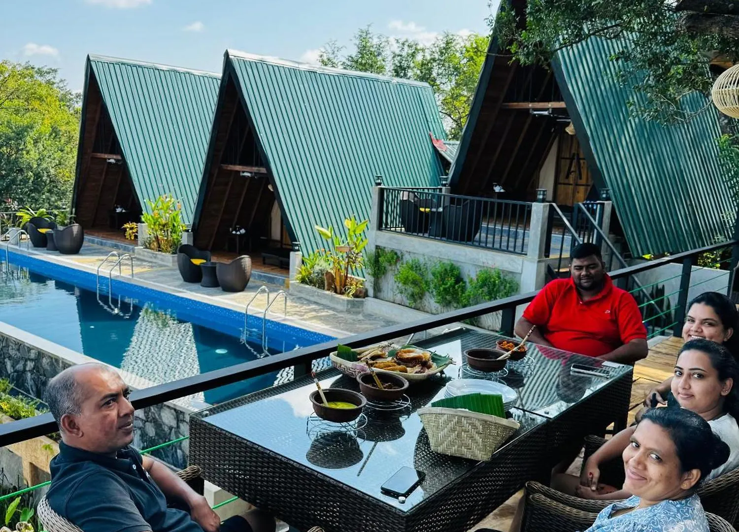 Sundown Lake Hotel & Spa Habarana